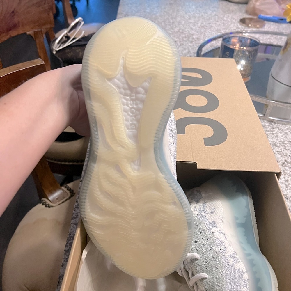 Adidas Yeezy Boost 380 - Alien Blue - Picture 11 of 13